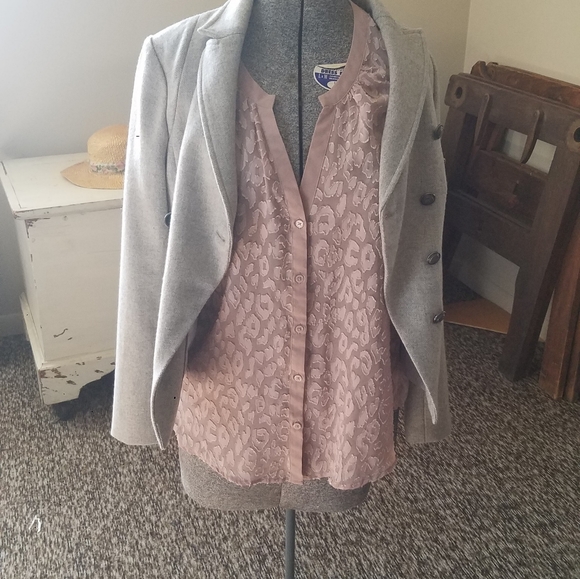 Pink Banana Republic blouse - Picture 7 of 8